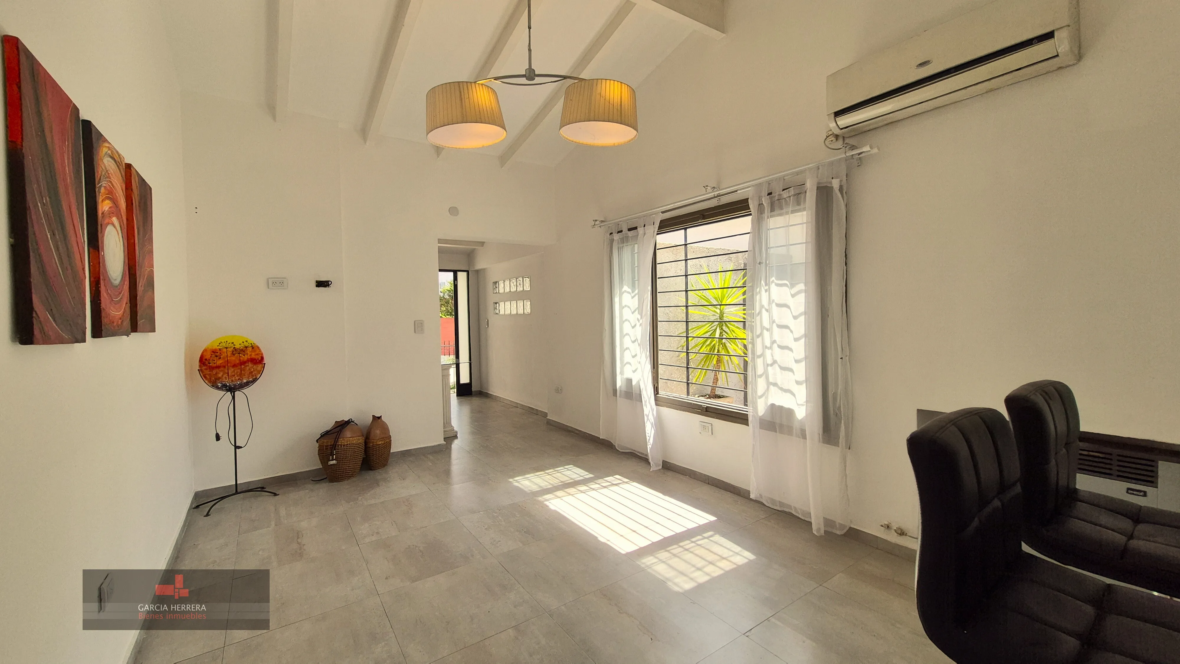 Casa de 2 Dormitorios en B° Jose Muñoz a un precio imbatible.