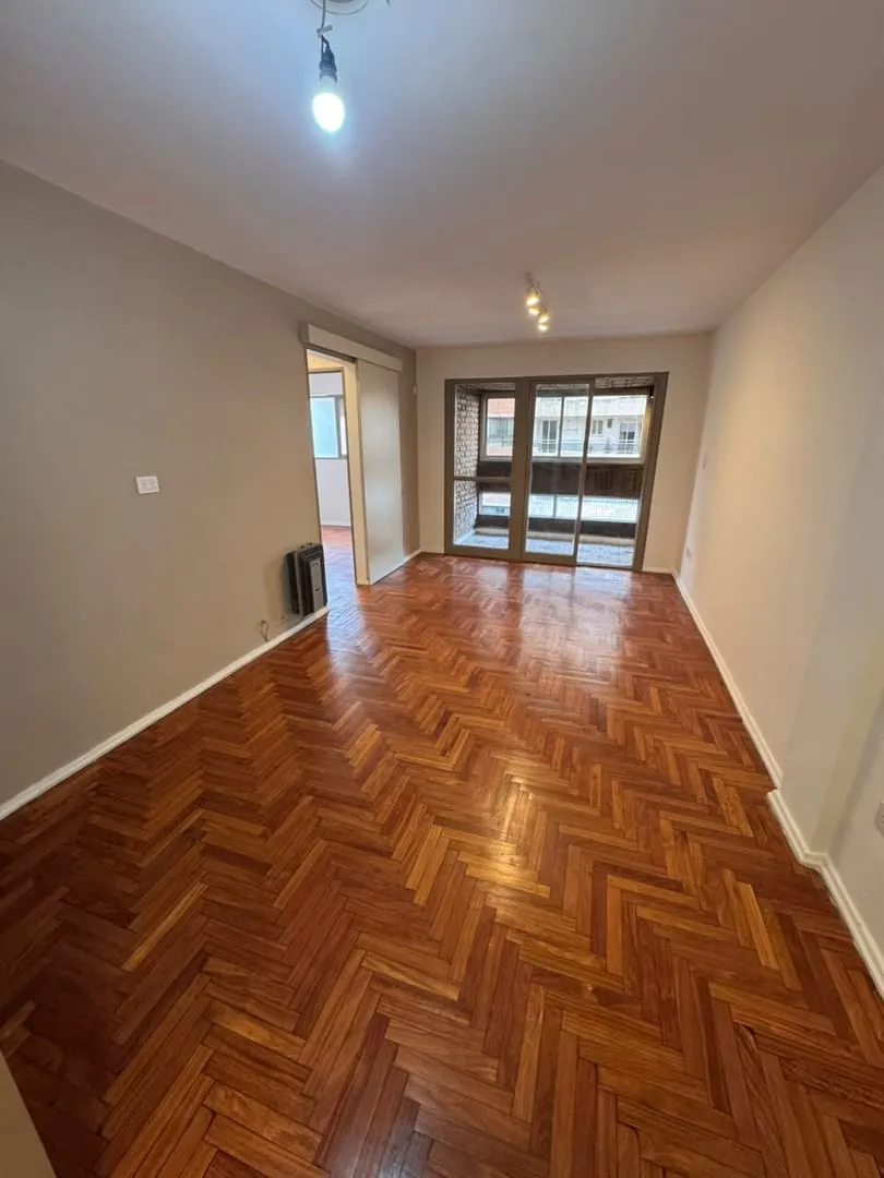 Departamento en venta, un dormitorio, restaurado a nuevo (Novedad)