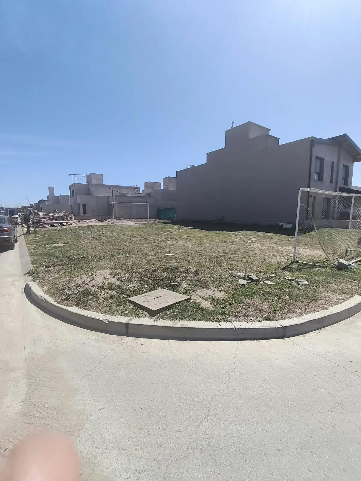 Oportunidad Hermoso lote esquina zona edificada