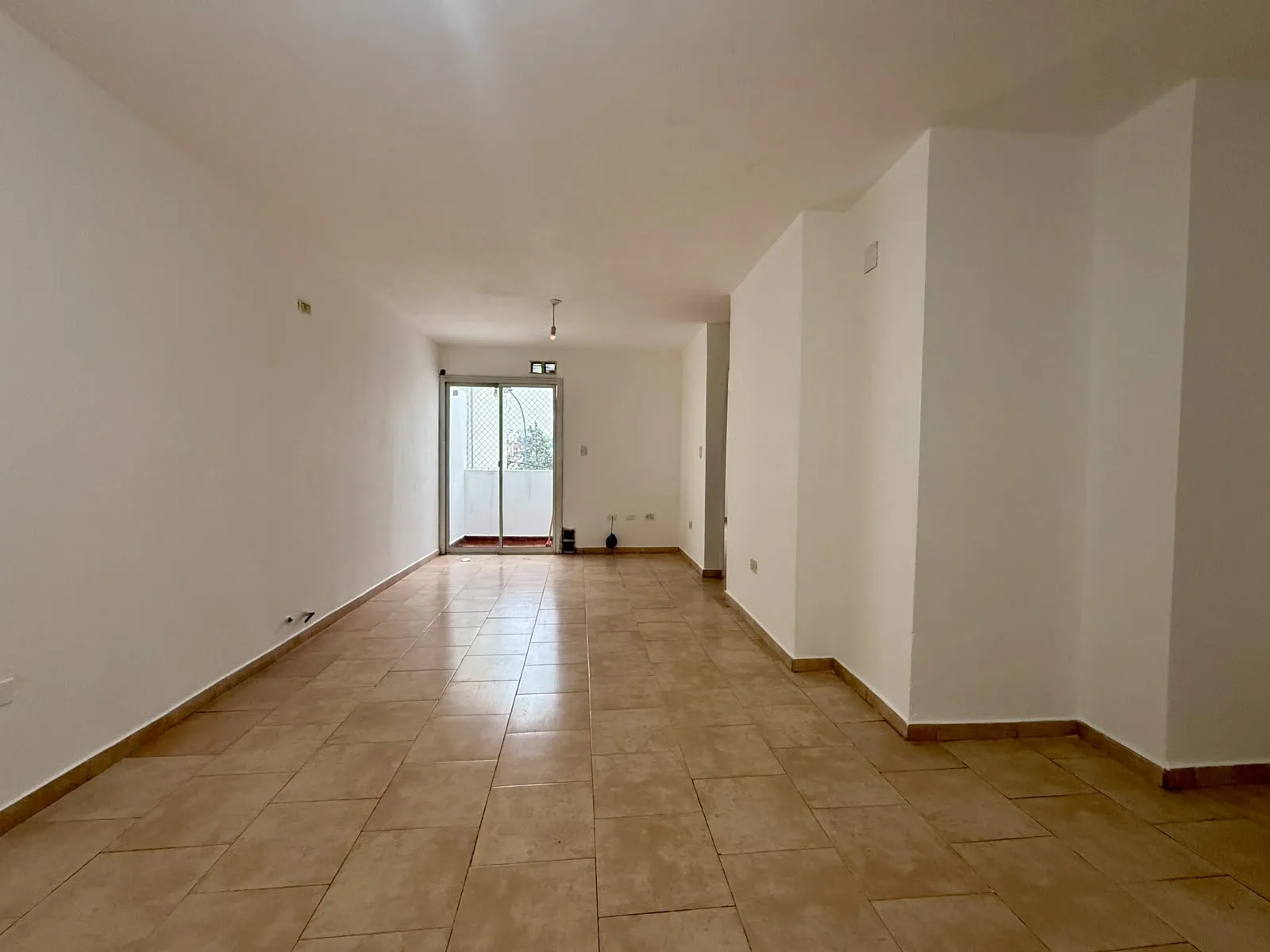 Alquilo depto un dormitorio con cochera, Barrio Cofico