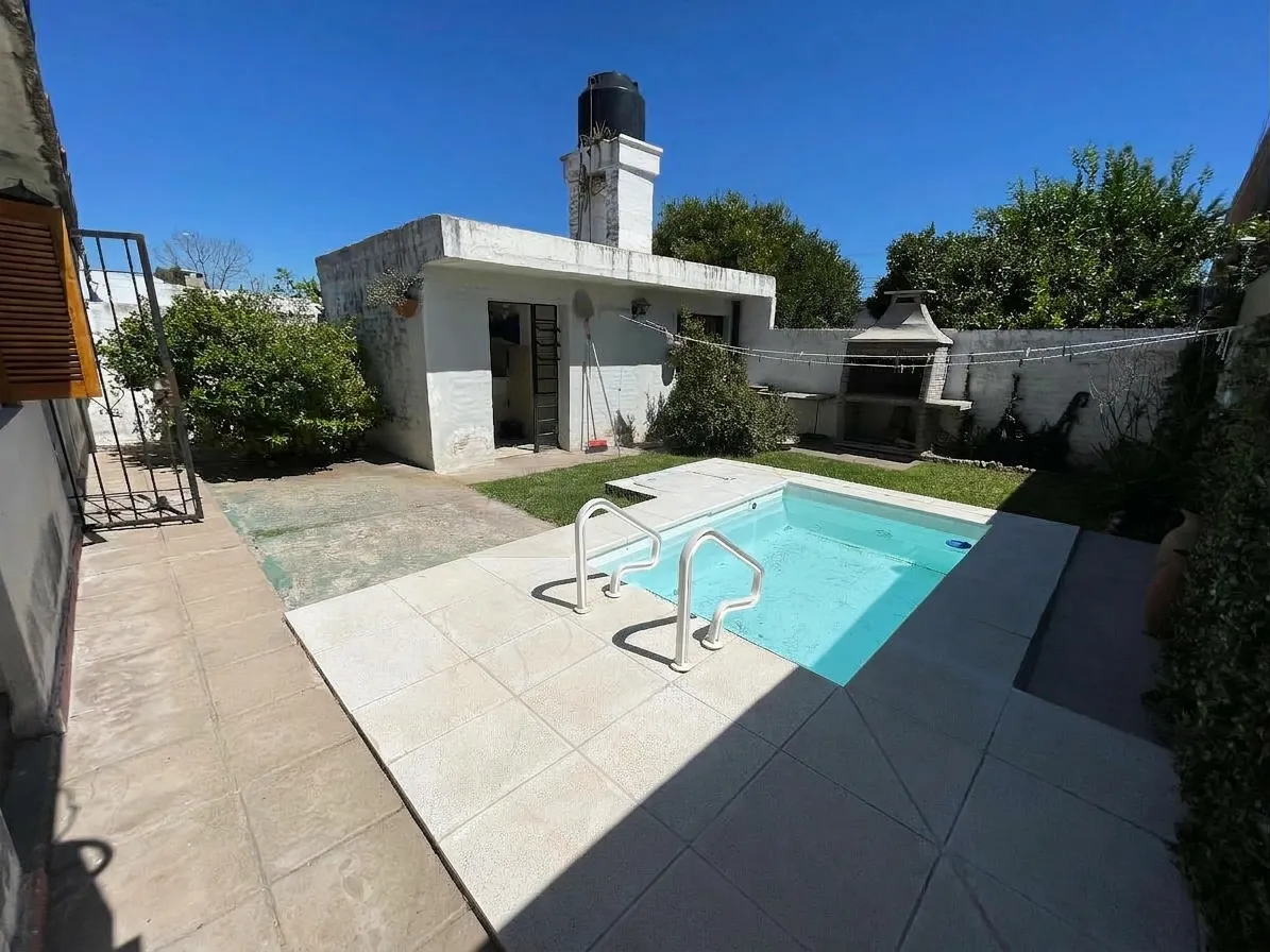 BARRIO CERVECEROS ZONA SUR CASA EN VENTA CON PILETA
