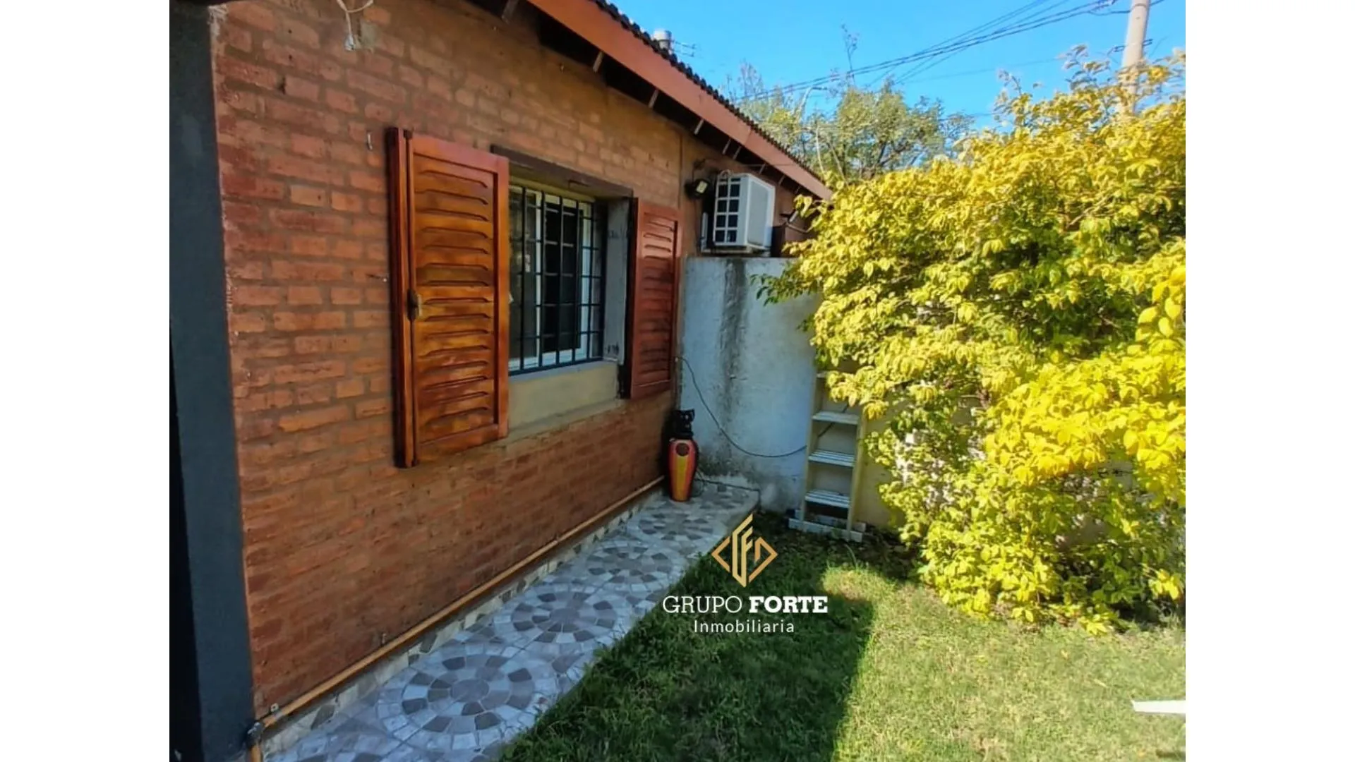 Oportunidad!! Casa en venta + Departamento