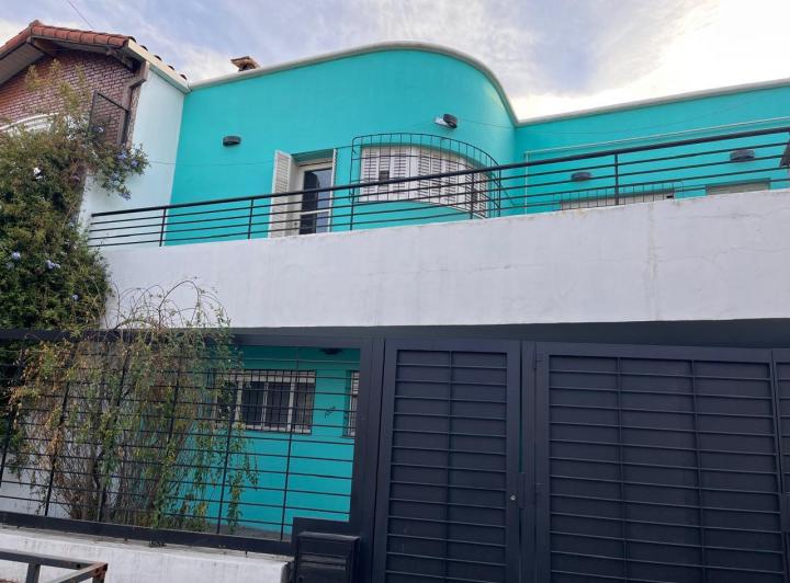 Casa · 200m² · 8 Ambientes · 1 Cochera