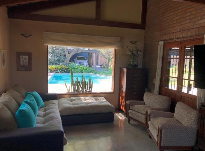 Casa · 323m² · 10 Ambientes · 3 Cocheras