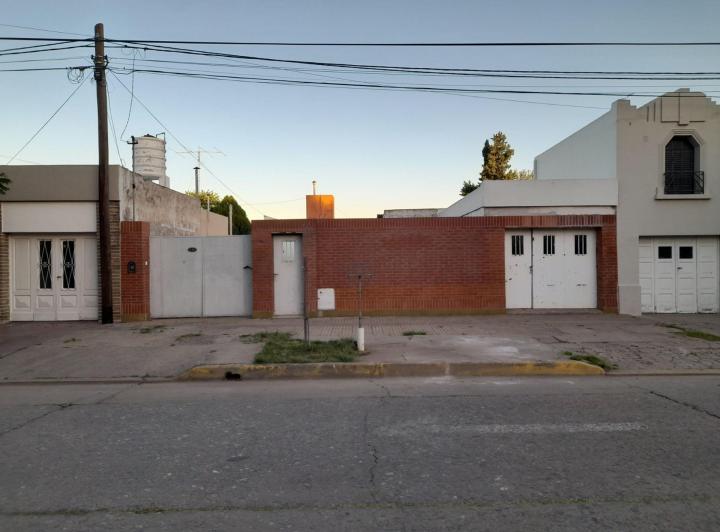 Casa · 110m² · 3 Ambientes · 2 Cocheras