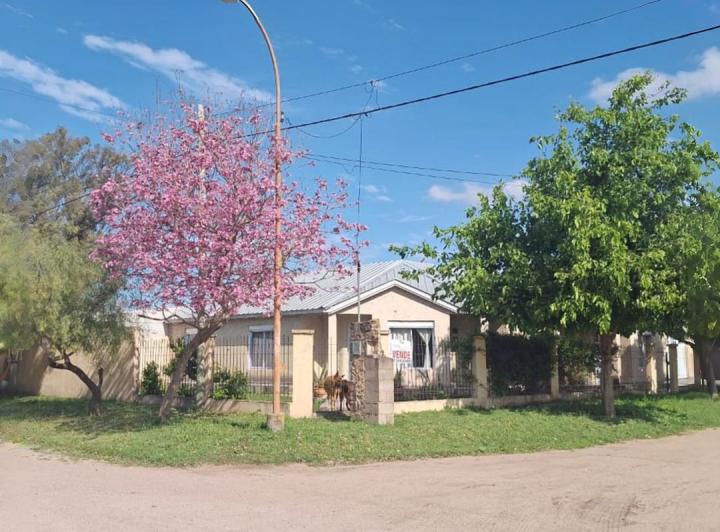 Casa · 570m² · 2 Cocheras