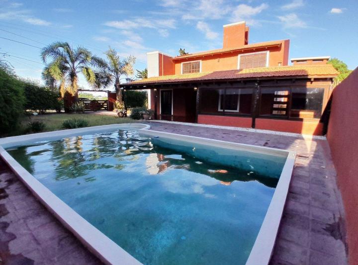 Casa · 170m² · 5 Ambientes · 2 Cocheras