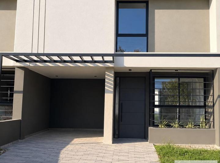 Casa · 160m² · 5 Ambientes · 1 Cochera