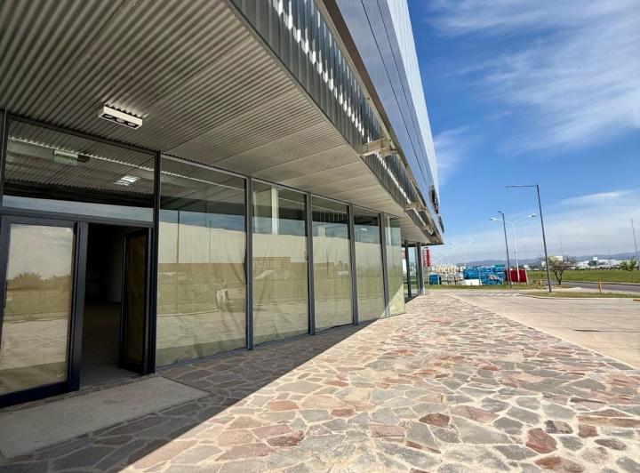 Local comercial · 500m² · 1 Ambiente · 15 Cocheras