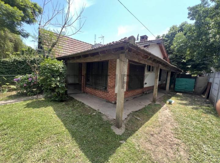 Casa · 103m² · 5 Ambientes · 2 Cocheras