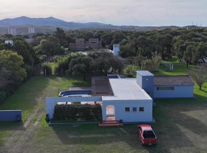 Casa · 257m² · 4 Ambientes · 5 Cocheras