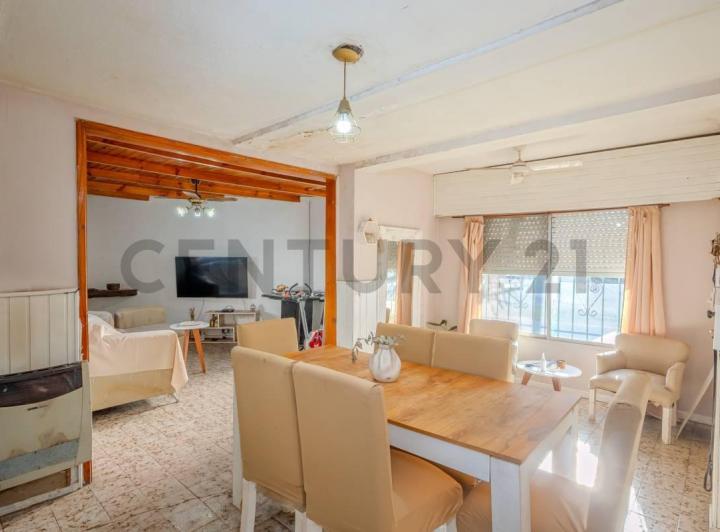 Casa · 100m² · 3 Ambientes · 1 Cochera