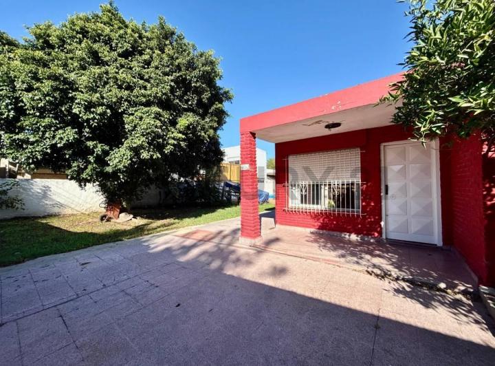 Casa · 200m² · 4 Ambientes · 2 Cocheras
