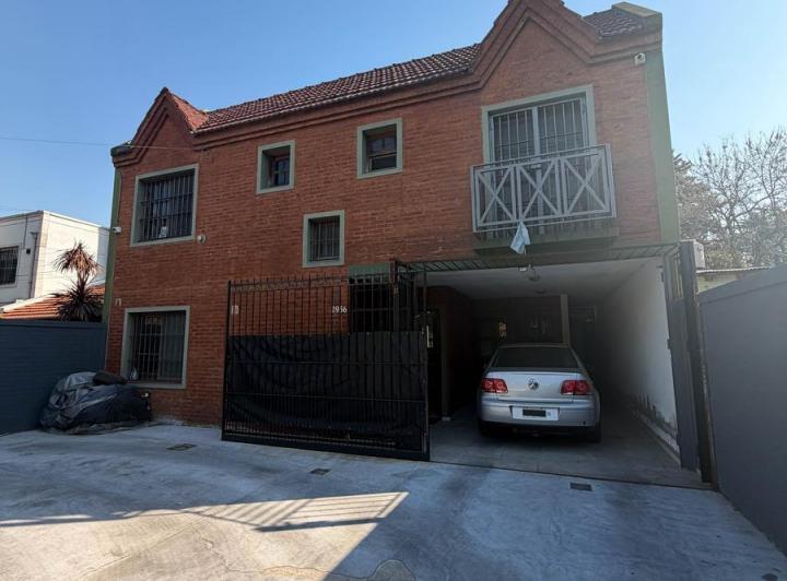 Casa · 160m² · 7 Ambientes · 5 Cocheras