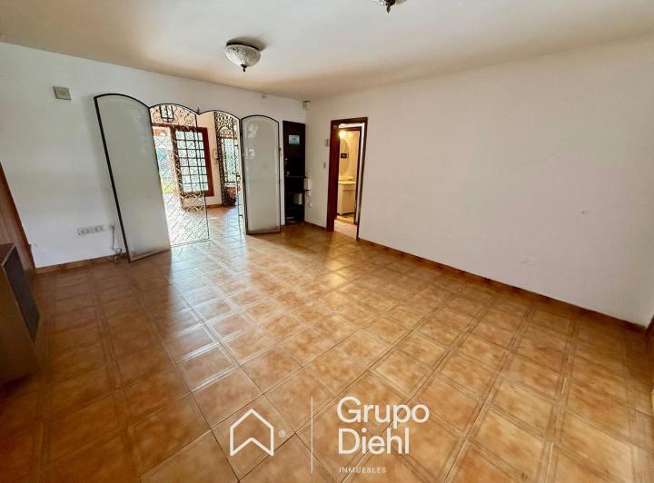 Casa · 257m² · 7 Ambientes · 2 Cocheras