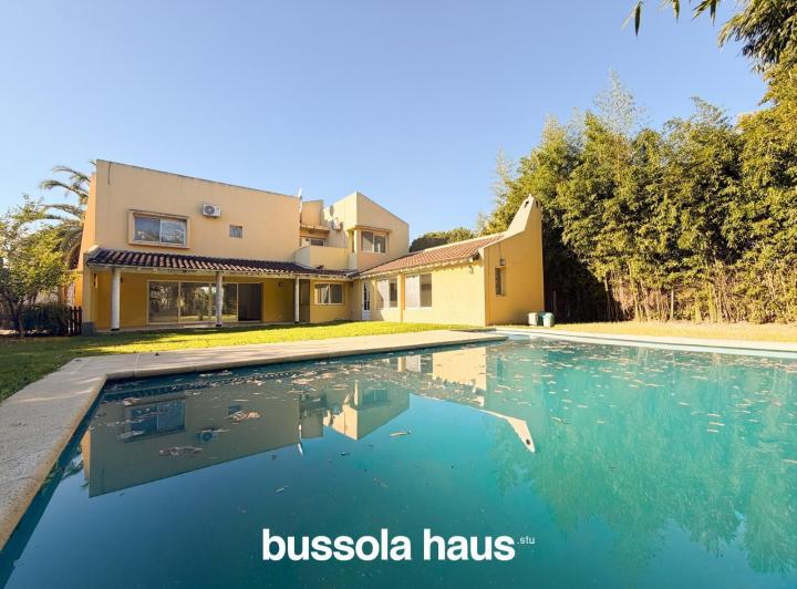Casa · 200m² · 7 Ambientes
