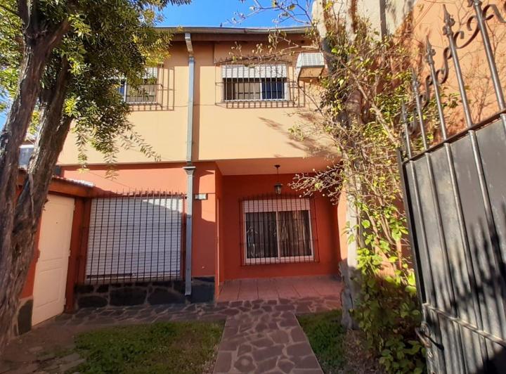 Casa · 154m² · 4 Ambientes · 1 Cochera