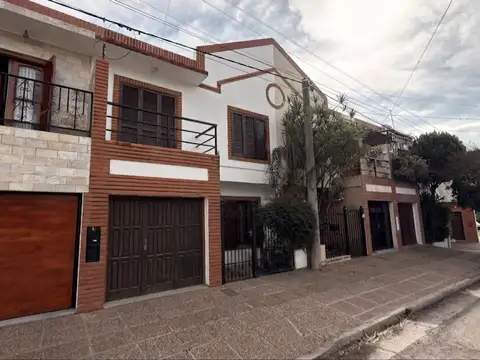 Departamento duplex 3 dorm. cochera cerrada paraná