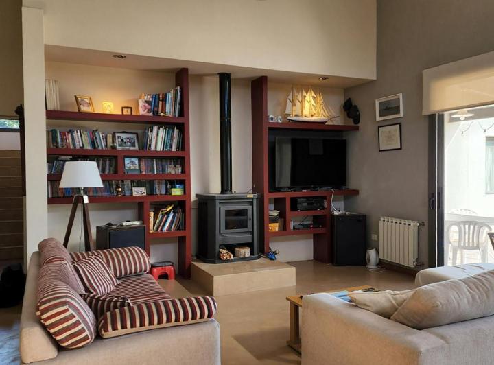 Casa · 312m² · 7 Ambientes · 3 Cocheras