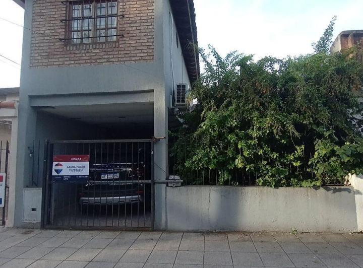 Casa · 90m² · 4 Ambientes · 2 Cocheras