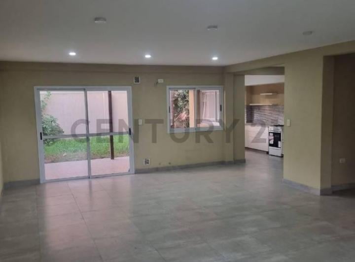 Casa · 180m² · 7 Ambientes · 1 Cochera