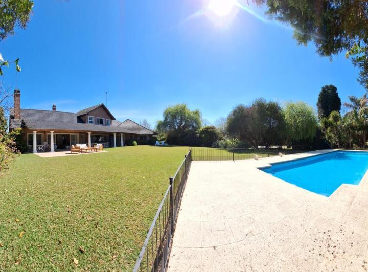 Casa · 400m² · 9 Ambientes