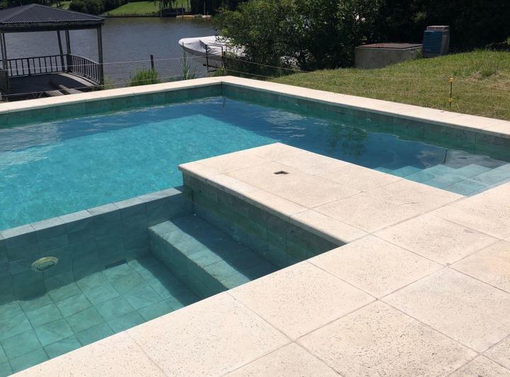 Casa · 120m² · 5 Ambientes · 4 Cocheras