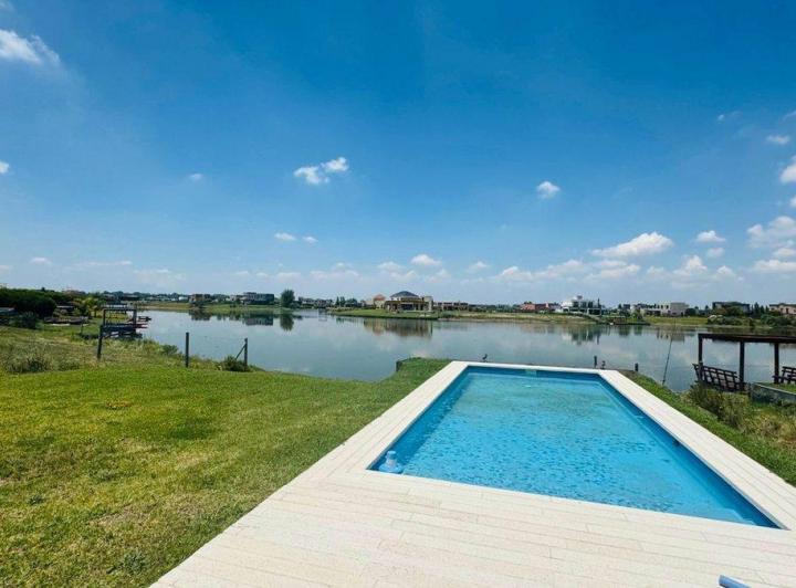 Casa · 155m² · 5 Ambientes · 1 Cochera