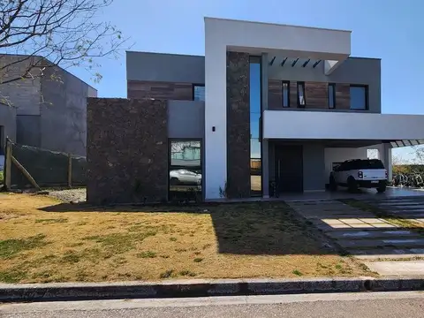 Venta casa en barrio privado mendoza norte country