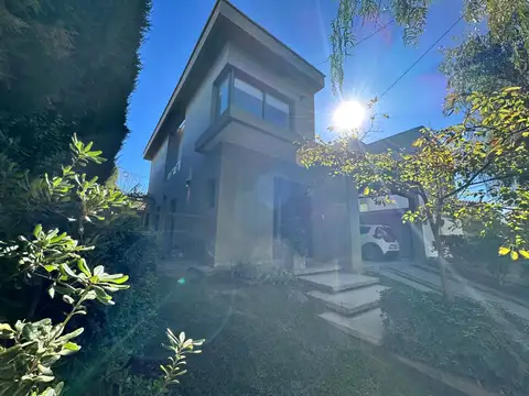 Casa en venta barrio dalvian apta credito
