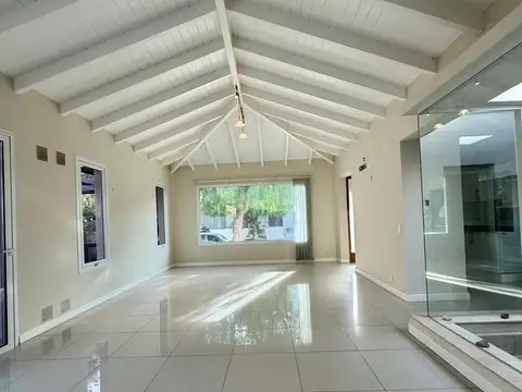Openhouse vende hermosa casa en prestigioso barrio dalvian