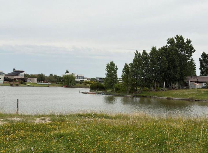 Terreno · 875m²