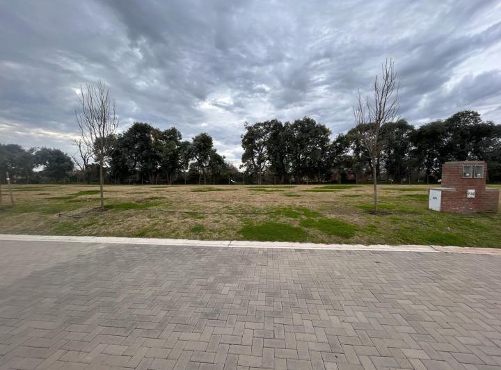 Terreno · 648m²