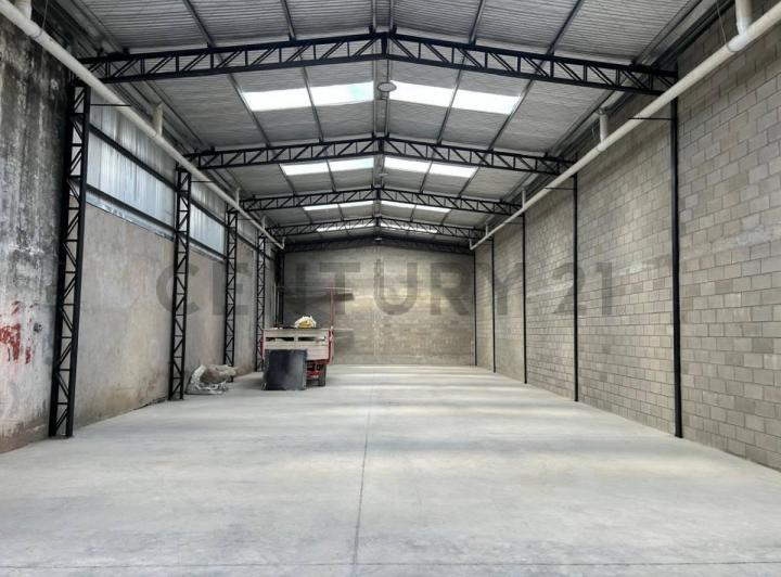 Oficina comercial · 400m² · 1 Ambiente · 1 Cochera
