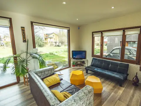 Venta. casa 3 ambientes. a estrenar. jardín propio. luminosa