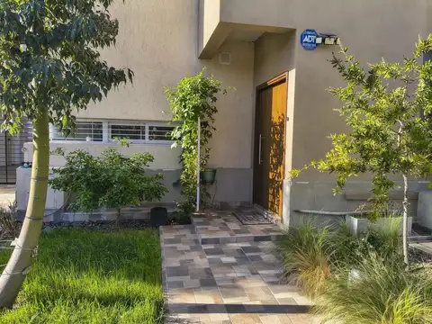 Dúplex en venta b° cortaderas iii