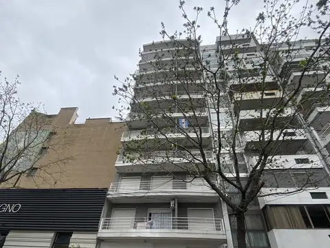 Monoambiente con balcón - tucumán y corrientes