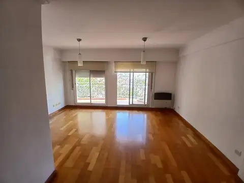 Depto. de 2 dormitorios con cochera