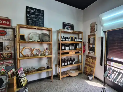 Alquiler local sobre av. aristobulo del valle