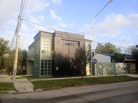 Venta local comercial sobre av. colonizadores