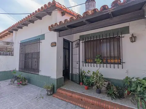 Venta casa chalet 2 dormitorios con patio