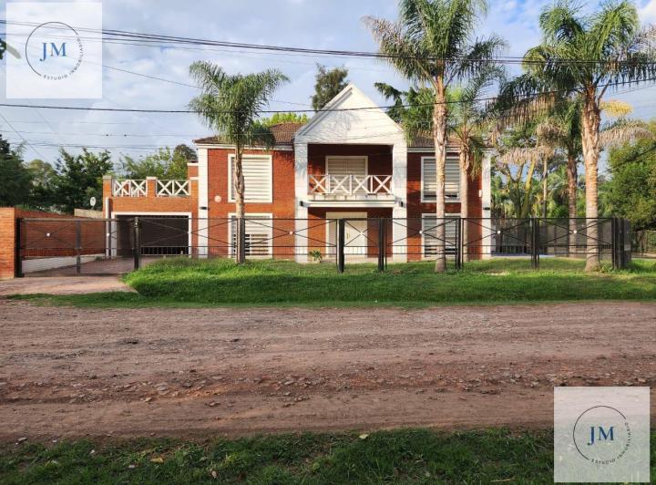 Casa · 5 Ambientes · 2 Cocheras