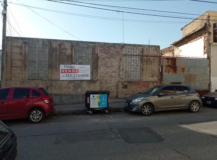 Terreno · 803m²