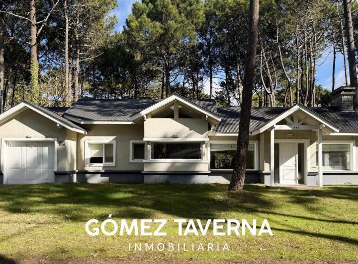 Casa · 198m² · 4 Ambientes · 1 Cochera