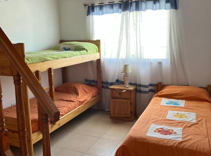 Casa · 1000m² · 4 Ambientes · 1 Cochera