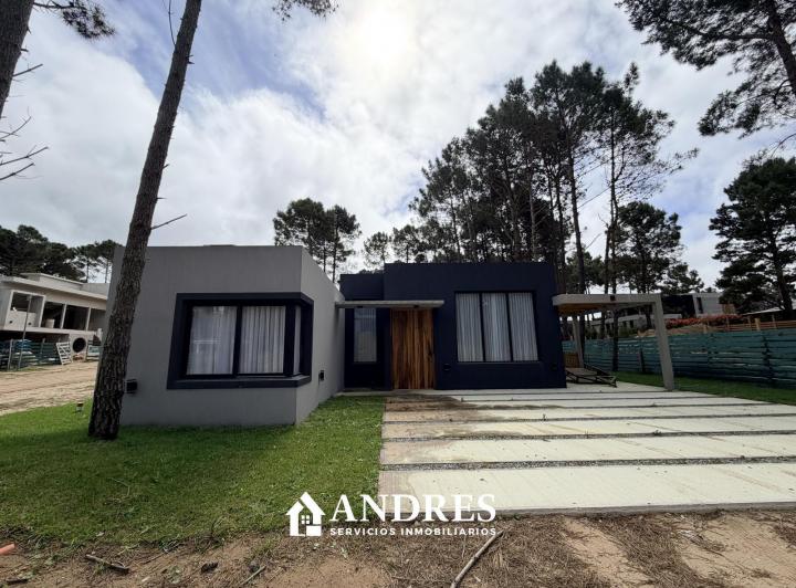 Casa · 700m² · 4 Ambientes · 1 Cochera