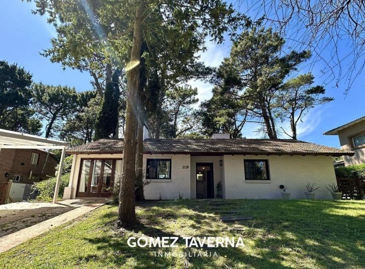 Casa · 135m² · 4 Ambientes · 1 Cochera