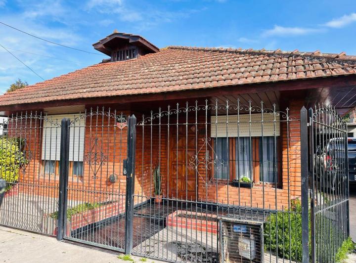 Casa · 87m² · 3 Ambientes · 1 Cochera