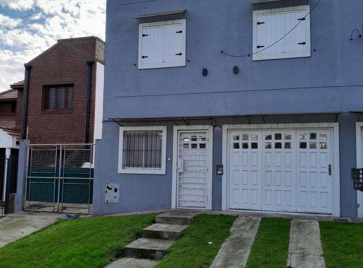 Casa · 100m² · 4 Ambientes · 1 Cochera