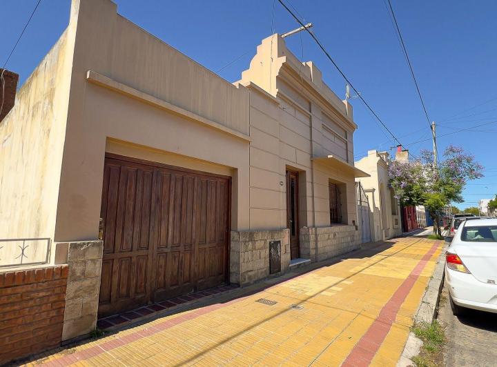 Casa · 195m² · 5 Ambientes · 1 Cochera